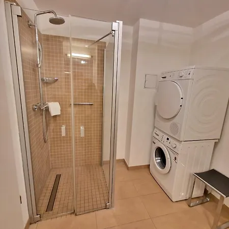 Strandvillen - Mit 1 Schlafzimmer, Kamin Und Balkon Dr-423 בינץ