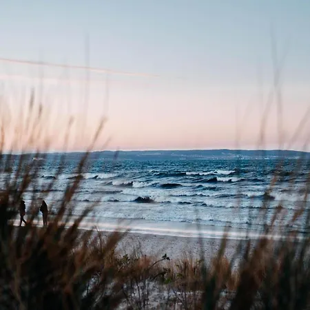 Strandvillen - Mit 1 Schlafzimmer, Kamin Und Balkon Dr-423 דירה *